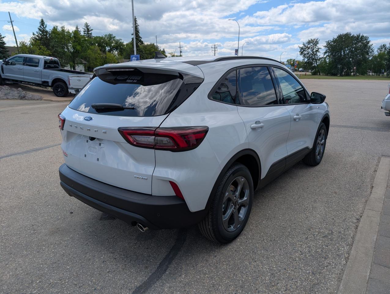 2025 Ford Escape ST-Line Photo5