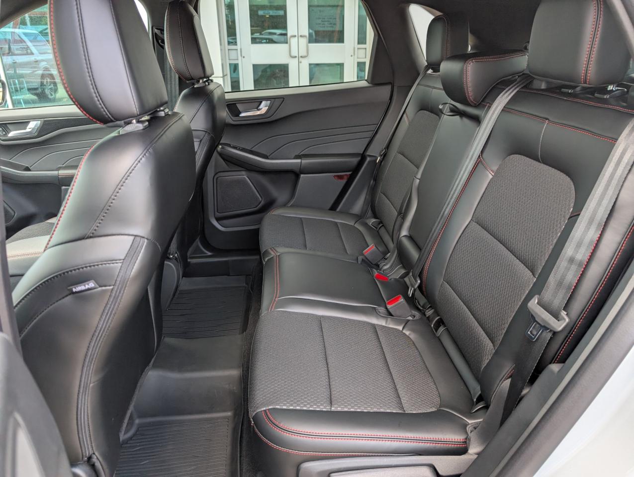 2025 Ford Escape ST-Line Photo5