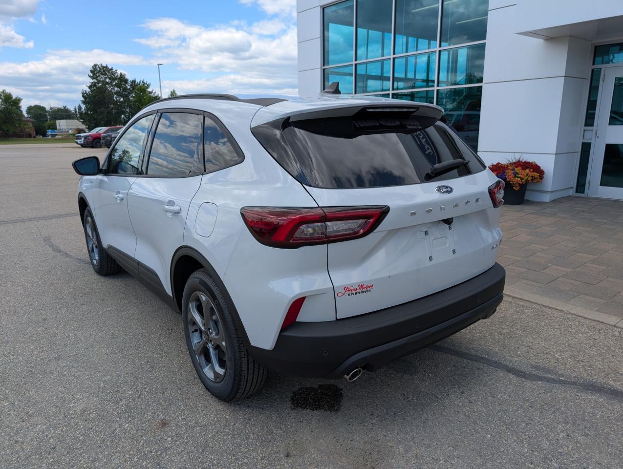 2025 Ford Escape ST-Line Photo5