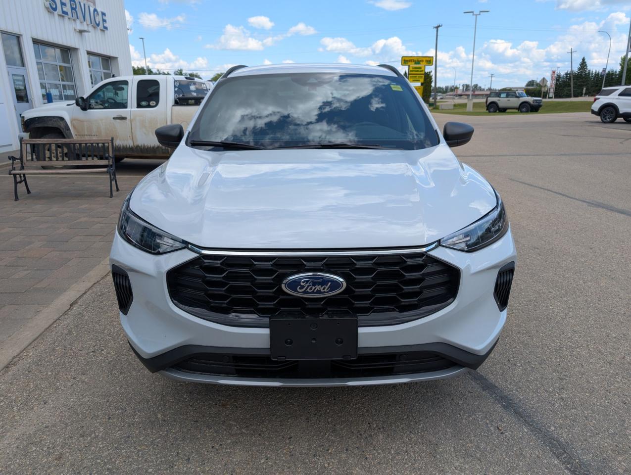2025 Ford Escape ST-Line Photo2