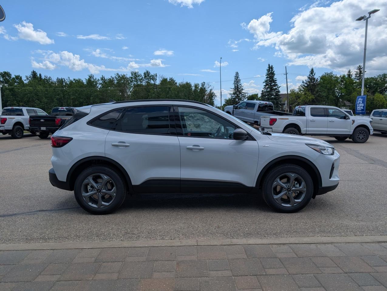 2025 Ford Escape ST-Line Photo4