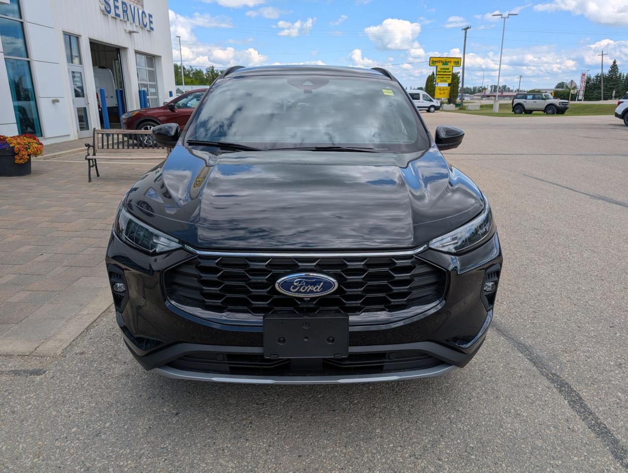 2025 Ford Escape ST-Line Select Photo2