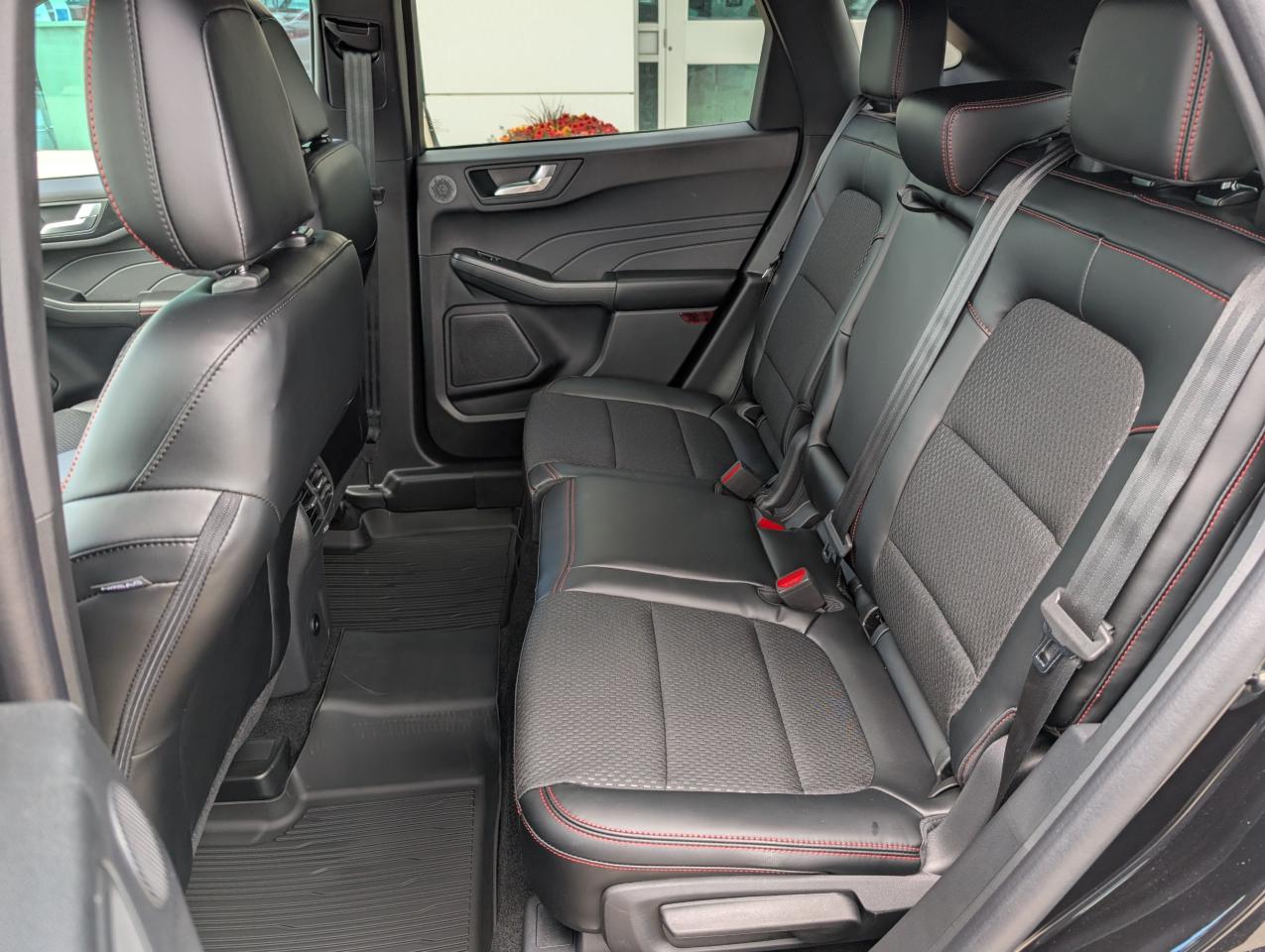 2025 Ford Escape ST-Line Select Photo5
