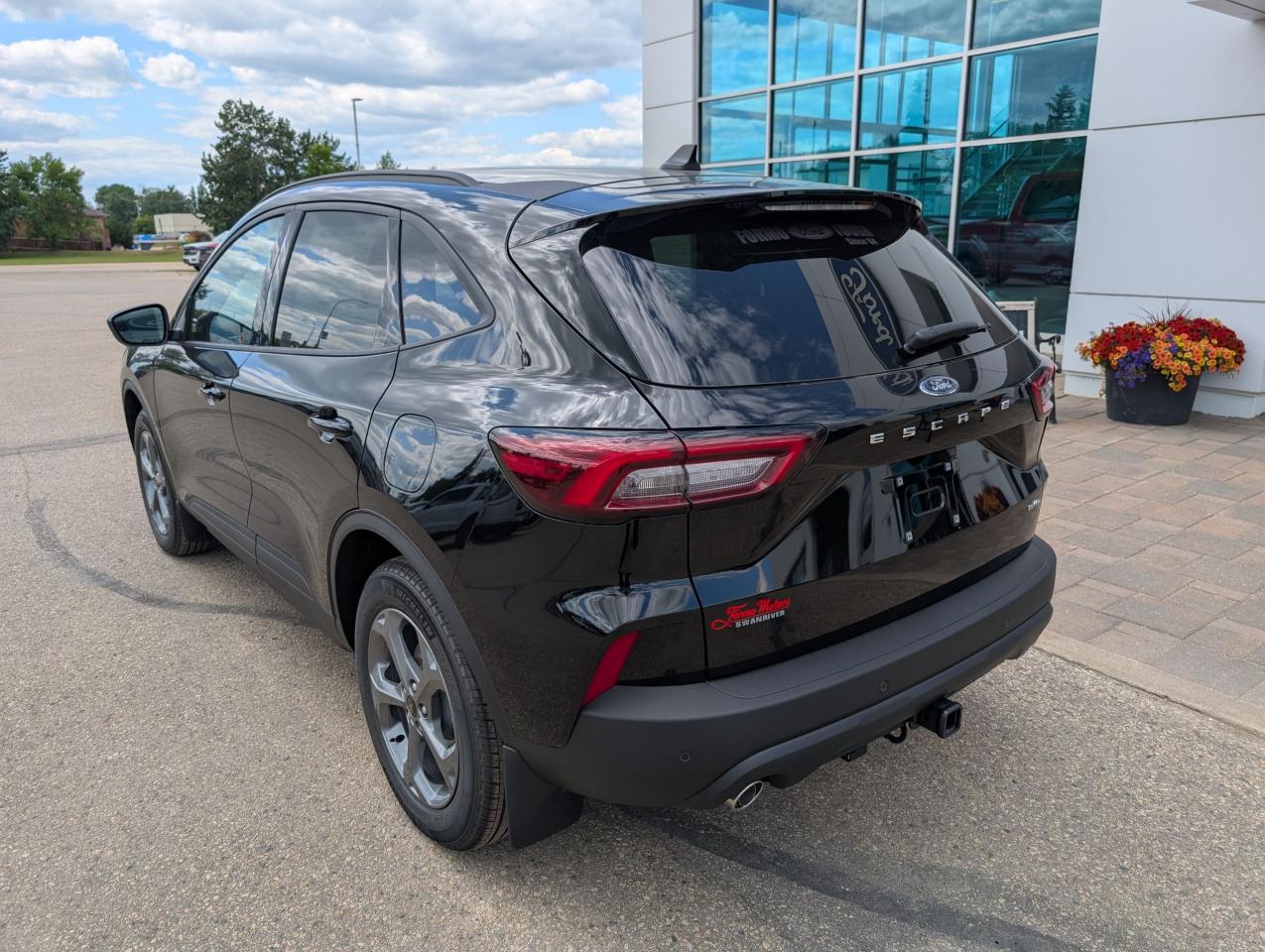 2025 Ford Escape ST-Line Select Photo5