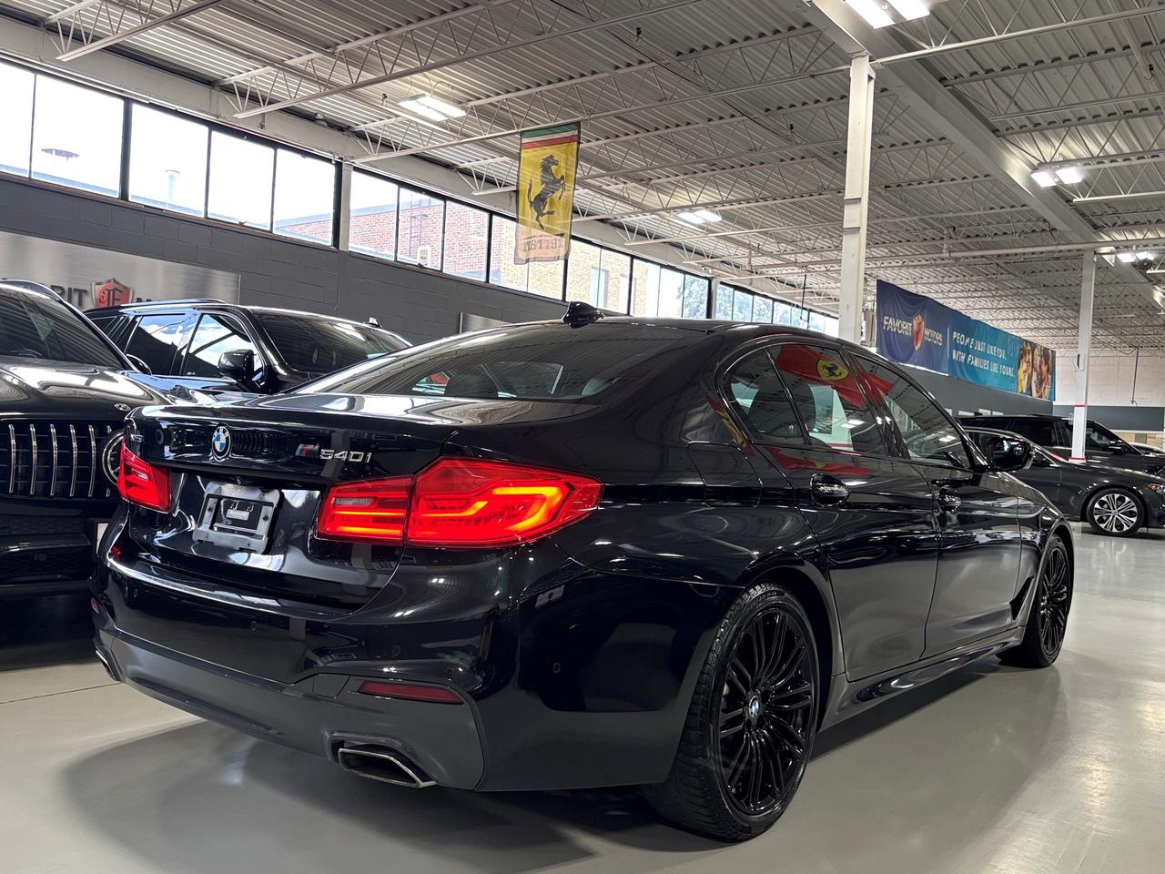 2017 BMW 5 Series 540i xDrive|AWD|MPKG|NAV|AMBIENT|LEATHER|SUNROOF|+ Photo3