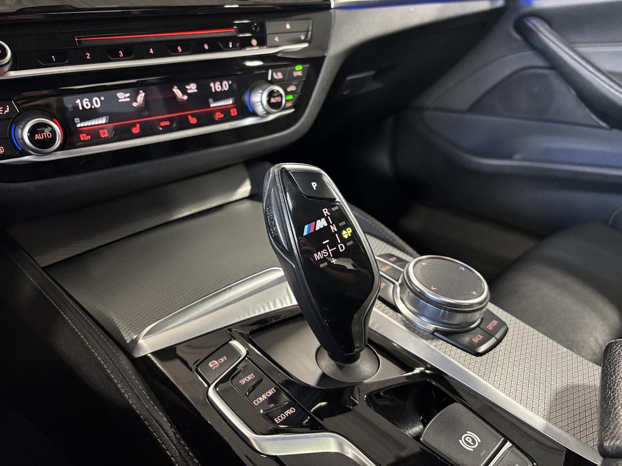 2017 BMW 5 Series 540i xDrive|AWD|MPKG|NAV|AMBIENT|LEATHER|SUNROOF|+ Photo