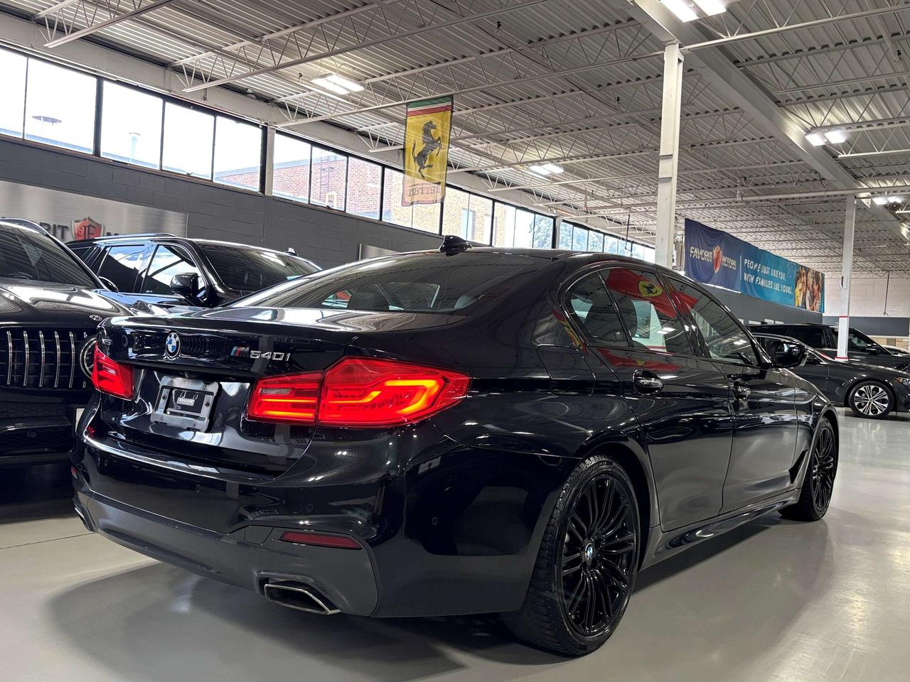 2017 BMW 5 Series 540i xDrive|AWD|MPKG|NAV|AMBIENT|LEATHER|SUNROOF|+ Photo