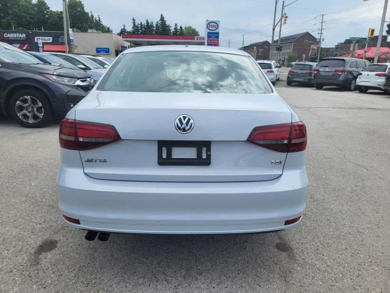 2017 Volkswagen Jetta Trendline Photo4