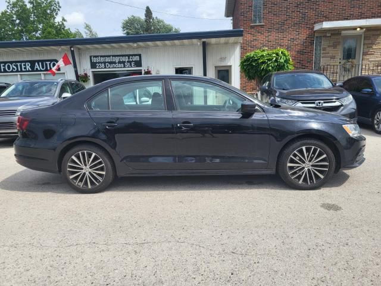 2016 Volkswagen Jetta Trendline Photo2