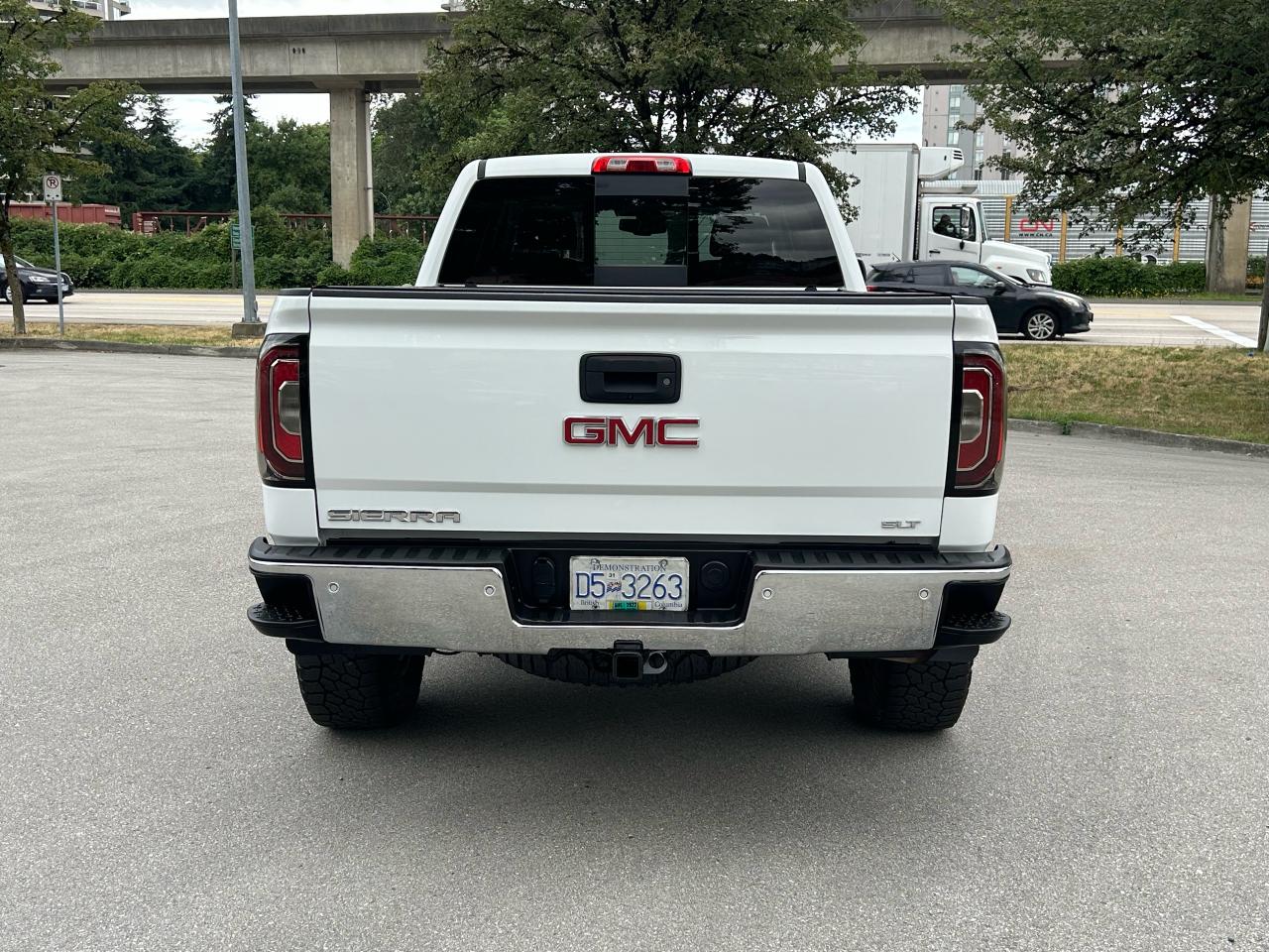 2017 GMC Sierra 1500 SLT - Photo #5