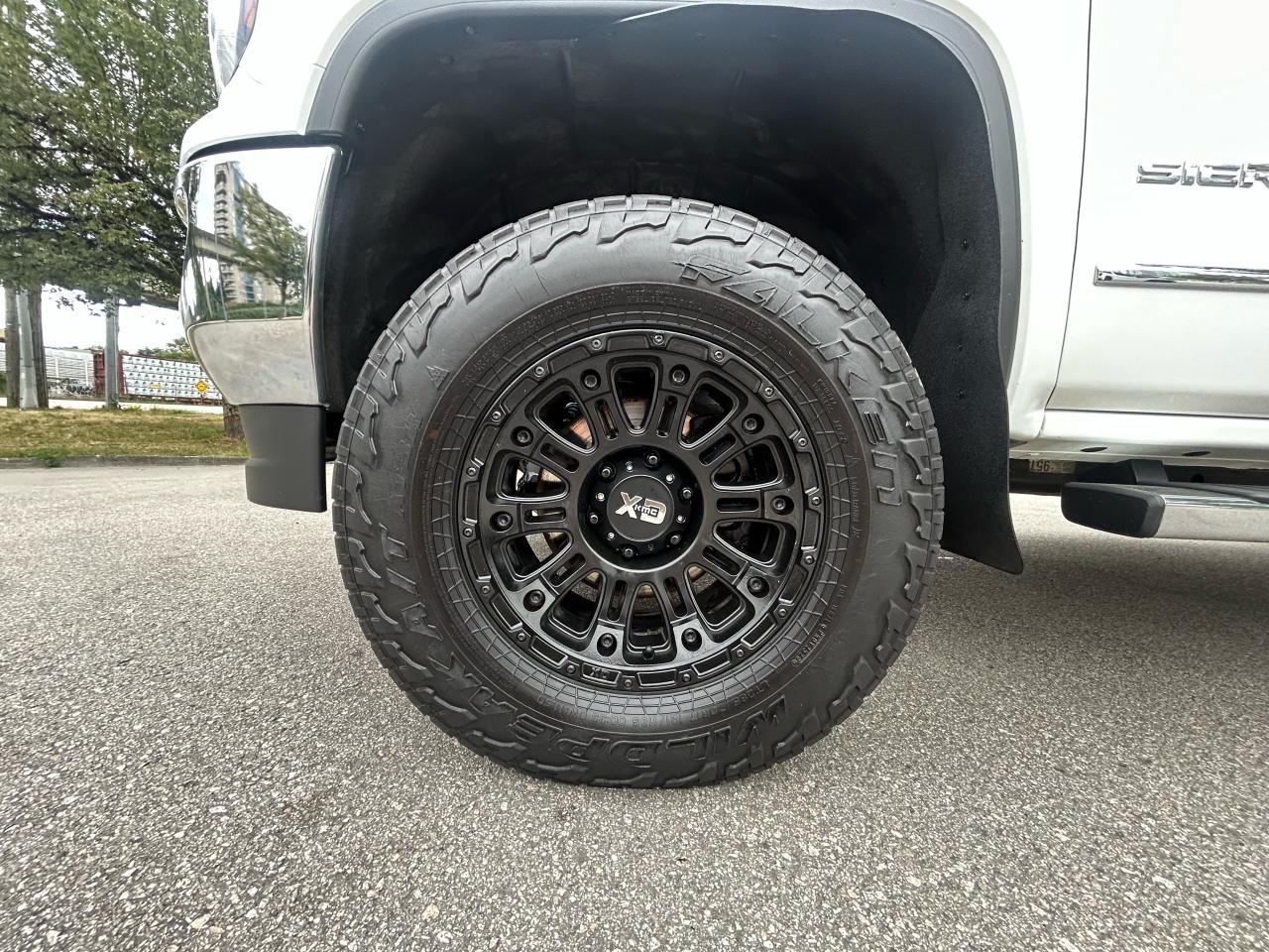 2017 GMC Sierra 1500 SLT - Photo #11