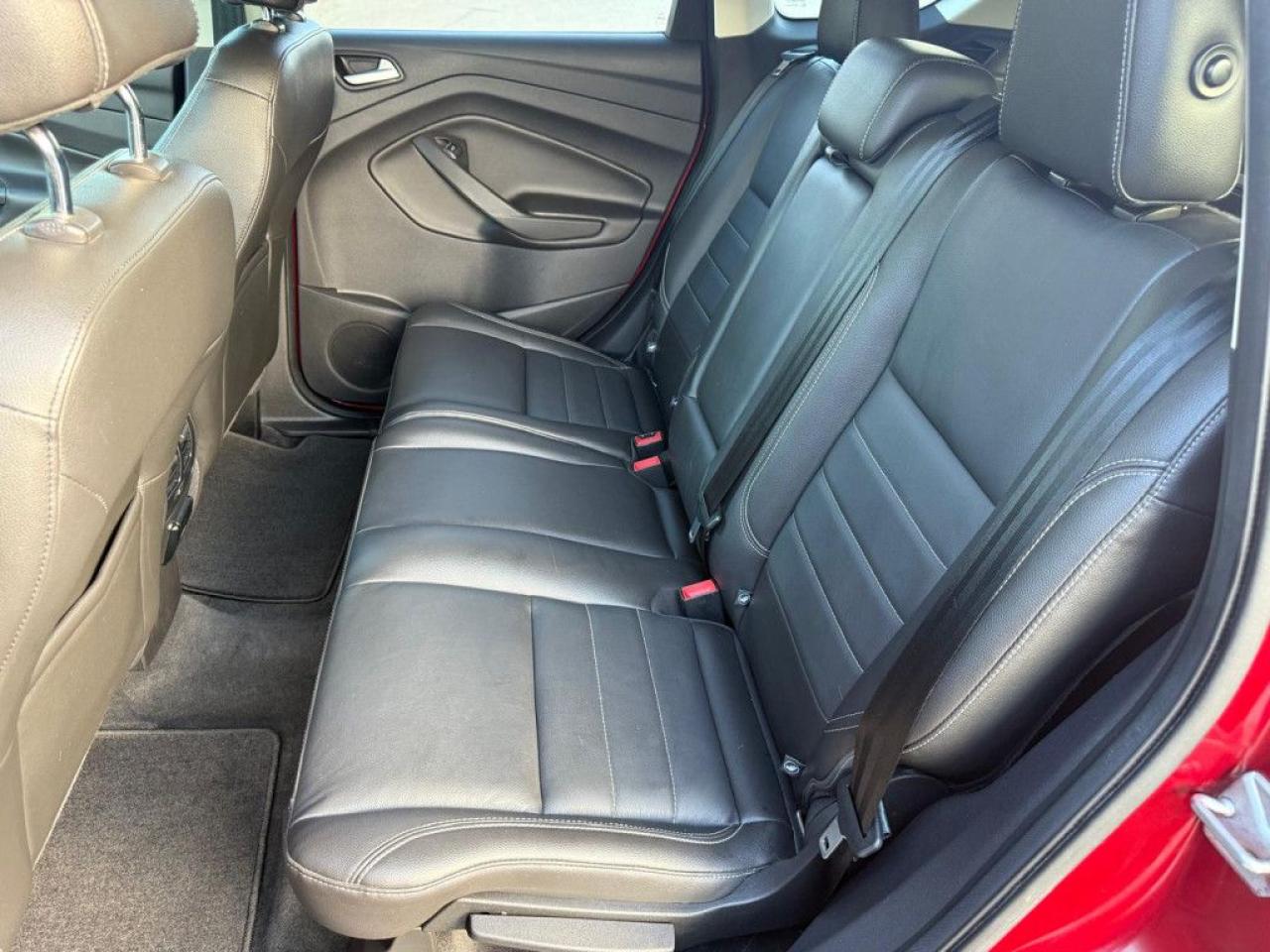 2014 Ford Escape TITANIUM | LEATHER | BACK-UP CAM | PUSH START | POWER LIFEGATE - Photo #13