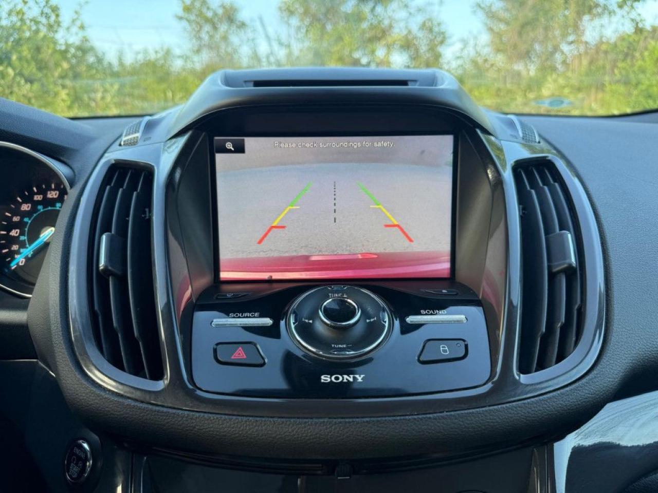 2014 Ford Escape TITANIUM | LEATHER | BACK-UP CAM | PUSH START | POWER LIFEGATE - Photo #21