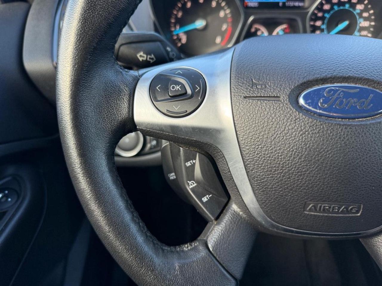 2014 Ford Escape TITANIUM | LEATHER | BACK-UP CAM | PUSH START | POWER LIFEGATE - Photo #18