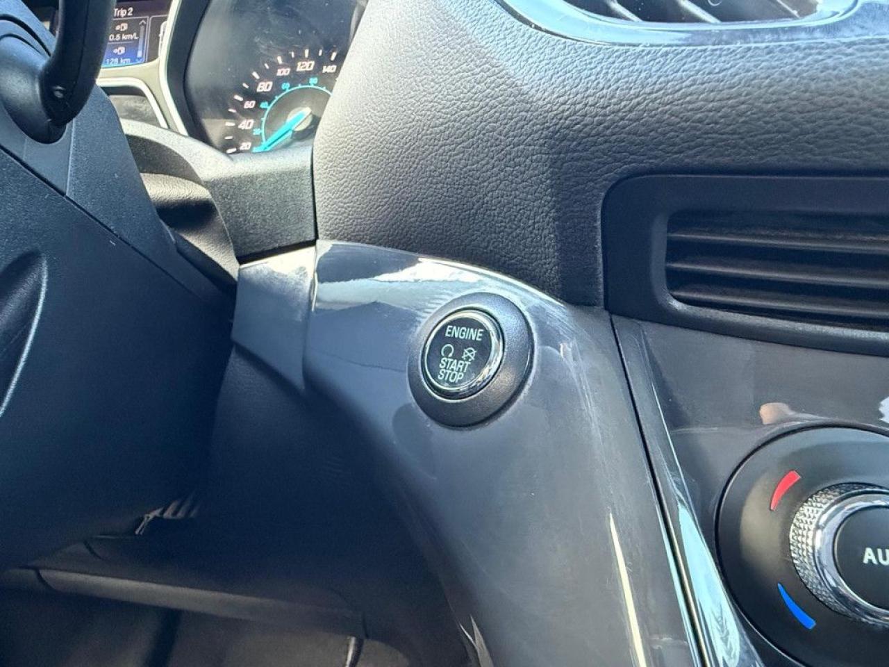 2014 Ford Escape TITANIUM | LEATHER | BACK-UP CAM | PUSH START | POWER LIFEGATE - Photo #26