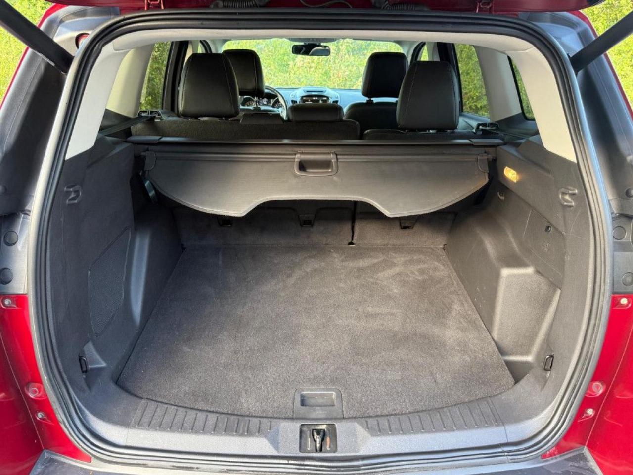 2014 Ford Escape TITANIUM | LEATHER | BACK-UP CAM | PUSH START | POWER LIFEGATE - Photo #14