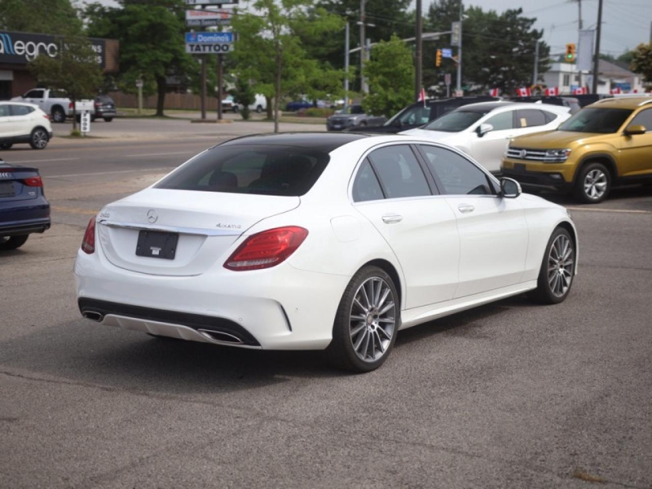 2015 Mercedes-Benz C-Class C 400 4MATIC  **PANO SUNROOF** Photo3