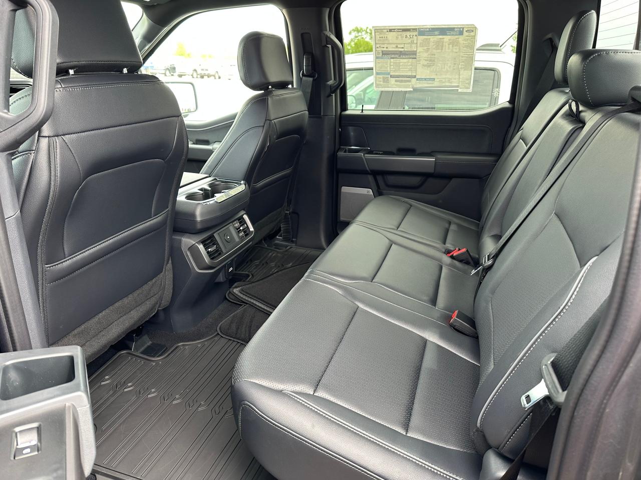 2025 Ford F-150 LARIAT 4WD SuperCrew 5.5' Box 501A Photo5