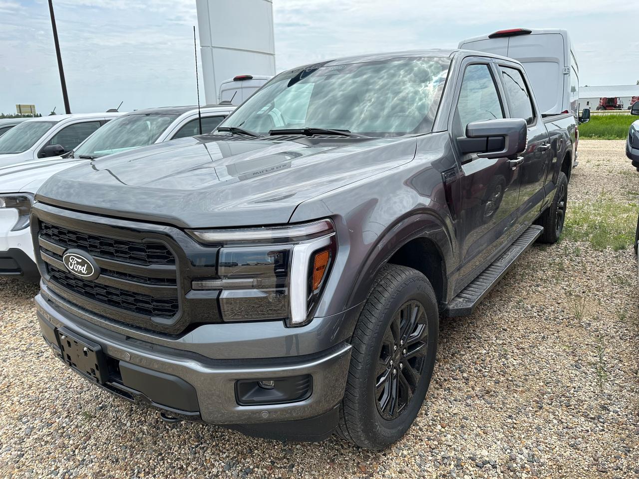2025 Ford F-150 LARIAT 4WD SuperCrew 5.5' Box 501A Photo2