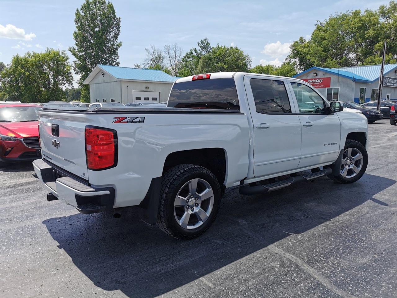 2018 Chevrolet Silverado 1500 LT - Photo #5