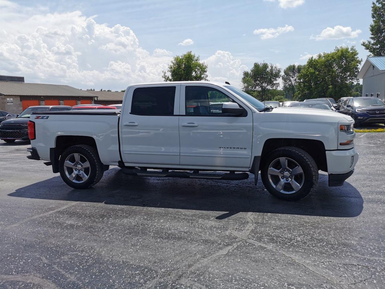 2018 Chevrolet Silverado 1500 LT - Photo #11
