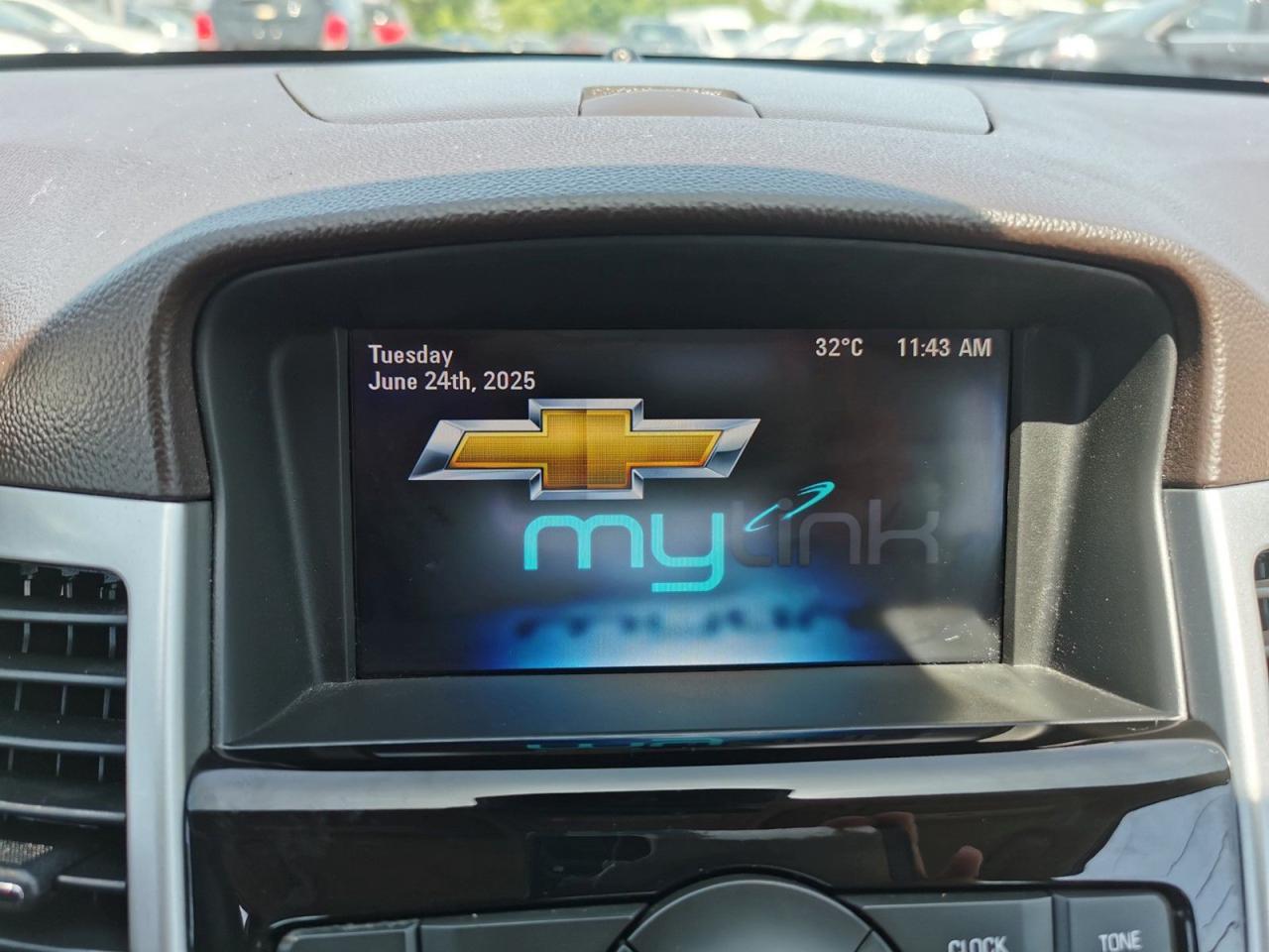 2013 Chevrolet Cruze 2LT - Photo #23