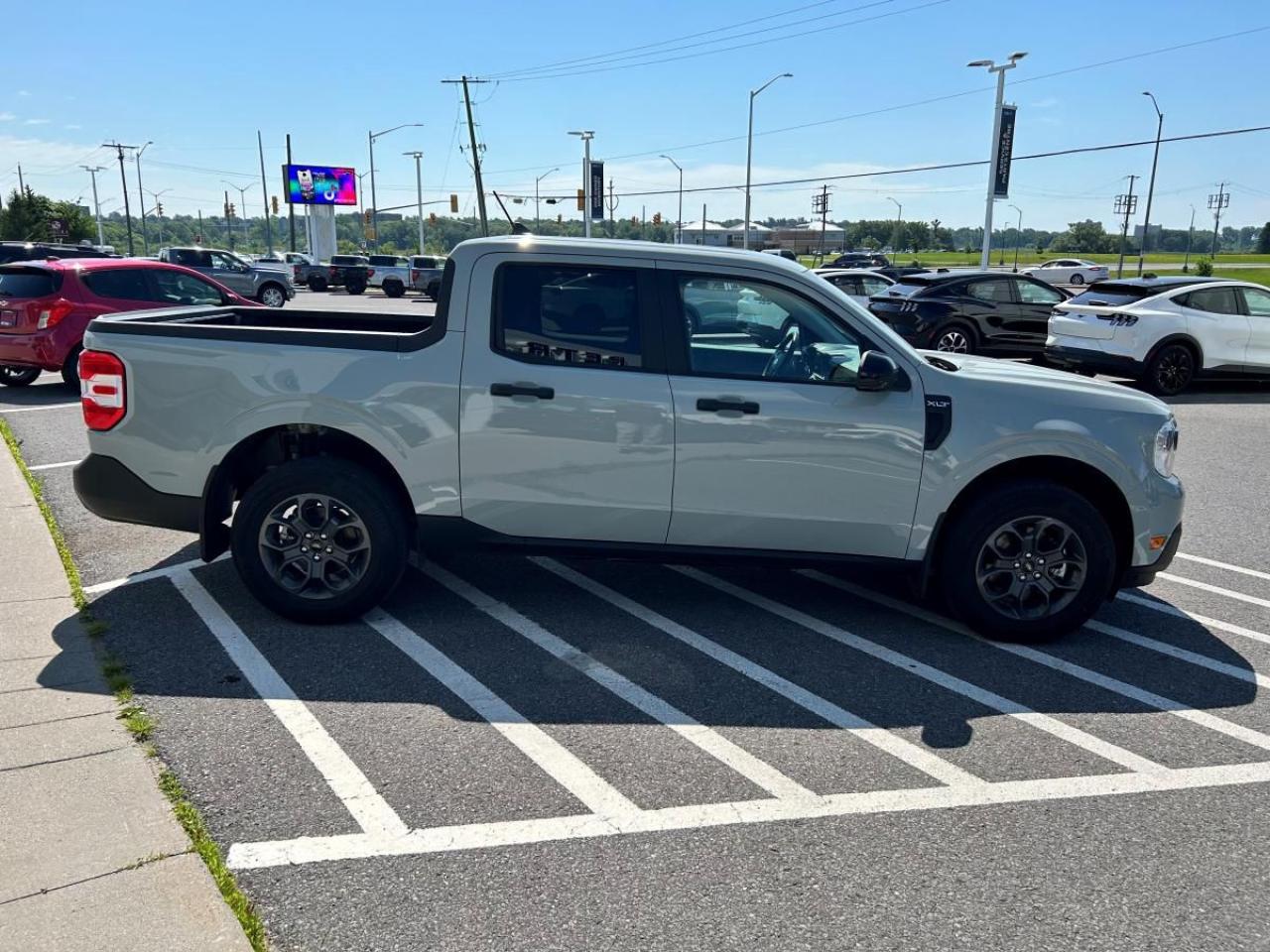 2024 Ford Maverick XLT Photo3