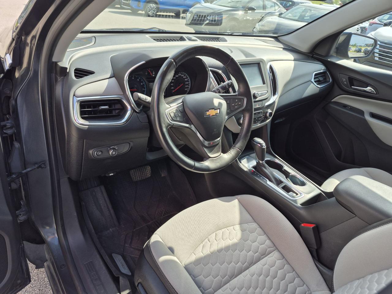 2018 Chevrolet Equinox LT Photo6