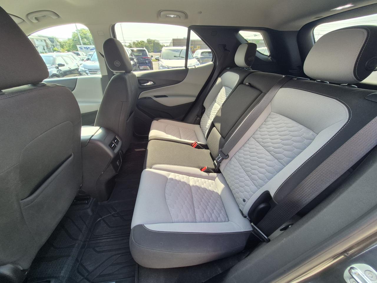 2018 Chevrolet Equinox LT Photo12