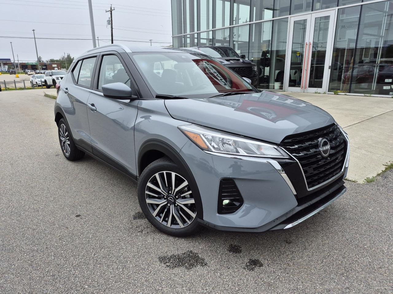 2025 Nissan Kicks Play SV FWD