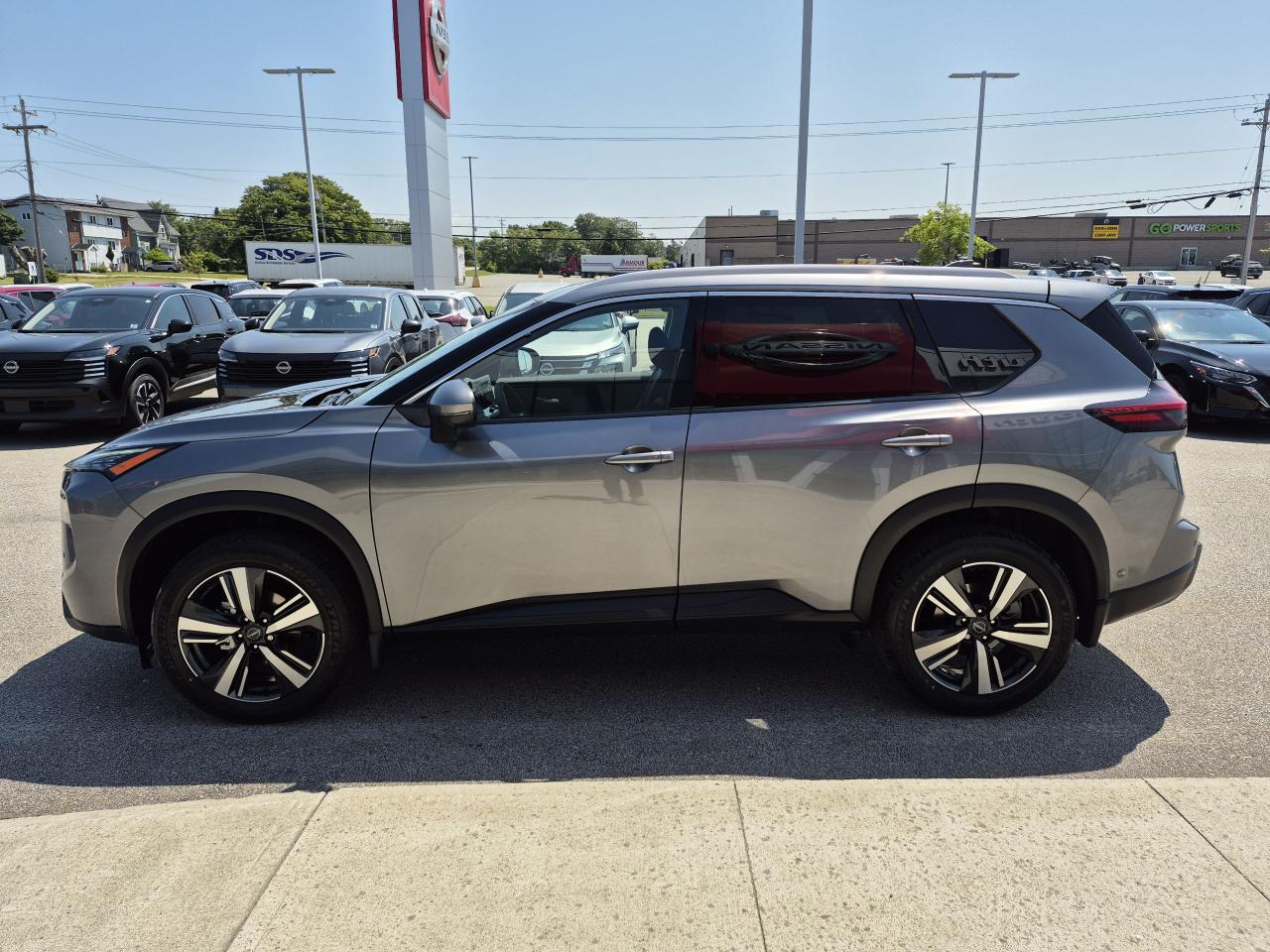 2025 Nissan Rogue SL Photo3