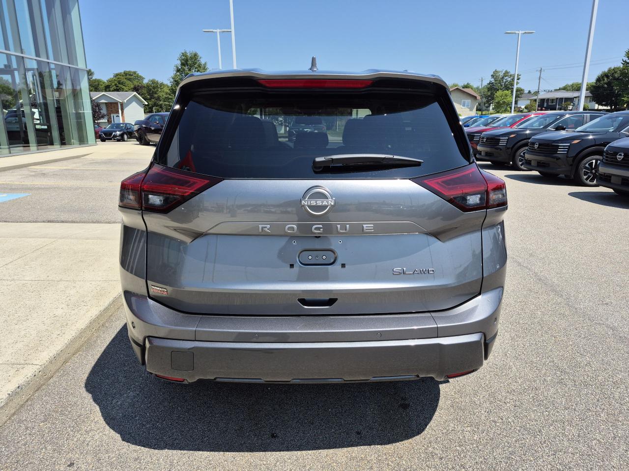 2025 Nissan Rogue SL Photo20