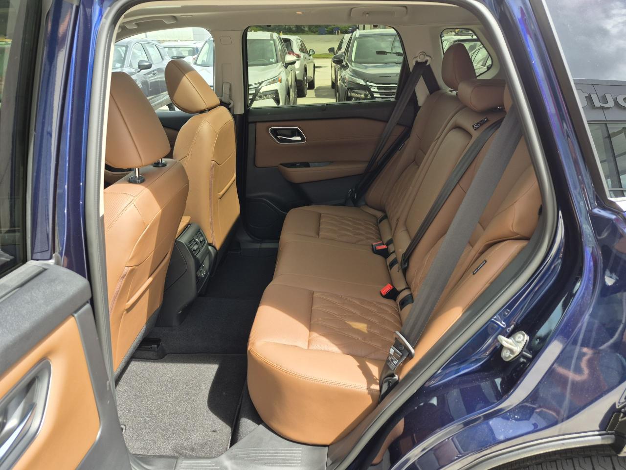 2025 Nissan Rogue Platinum Photo13
