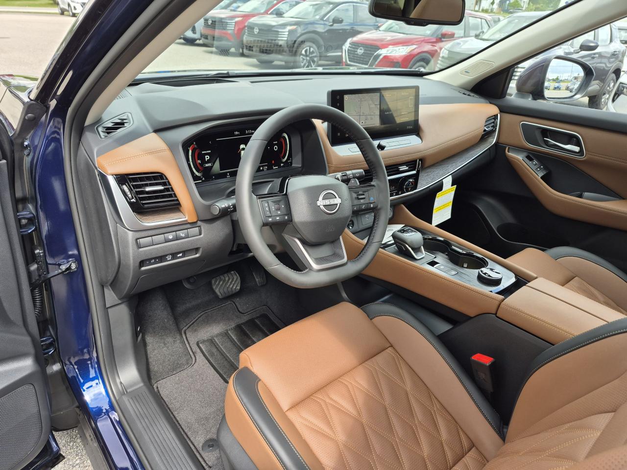 2025 Nissan Rogue Platinum Photo23