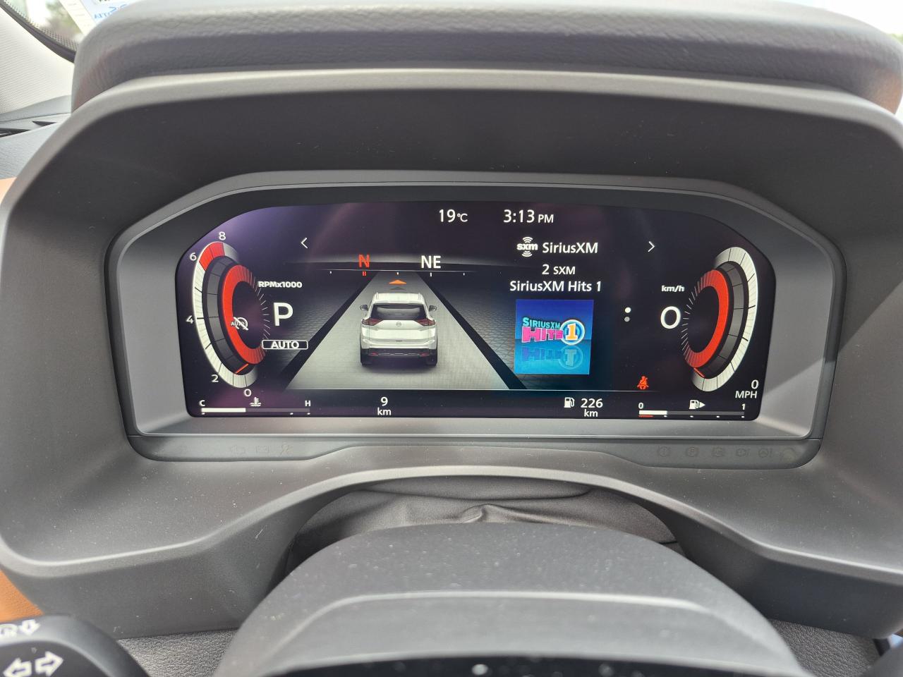 2025 Nissan Rogue Platinum Photo8