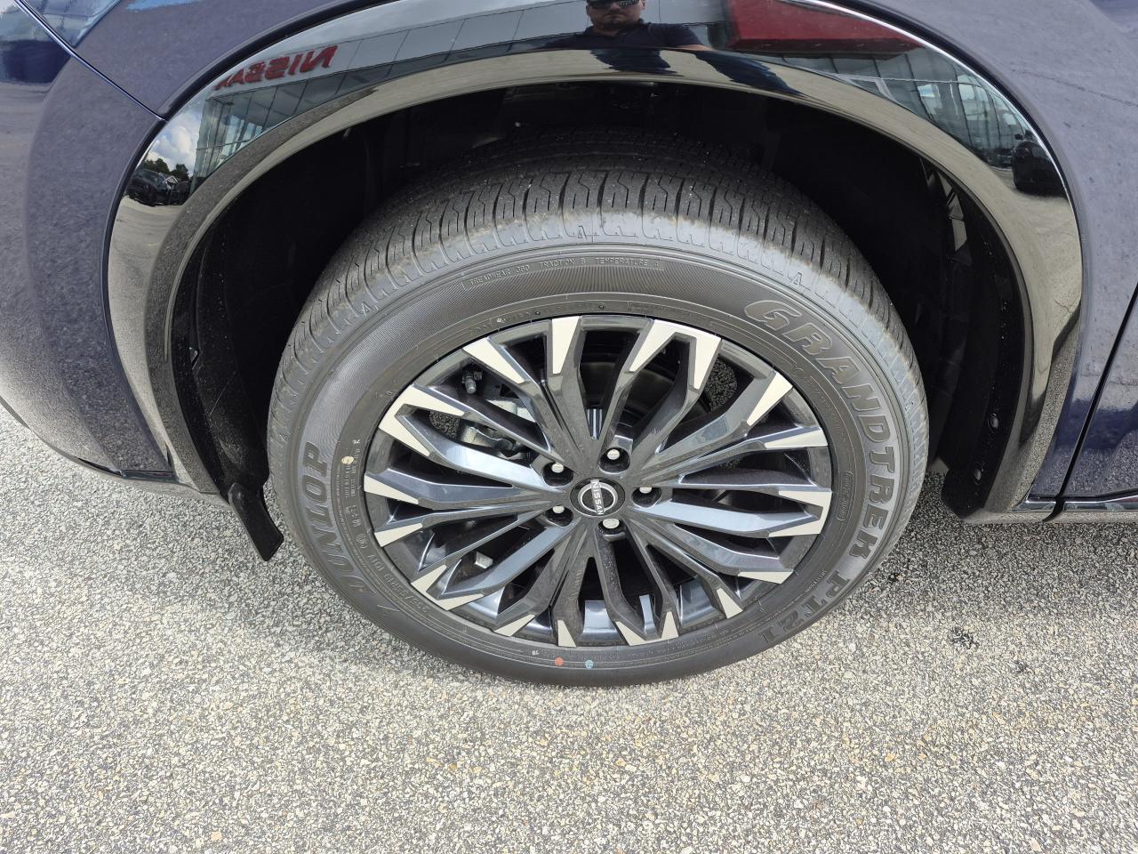2025 Nissan Rogue Platinum Photo16