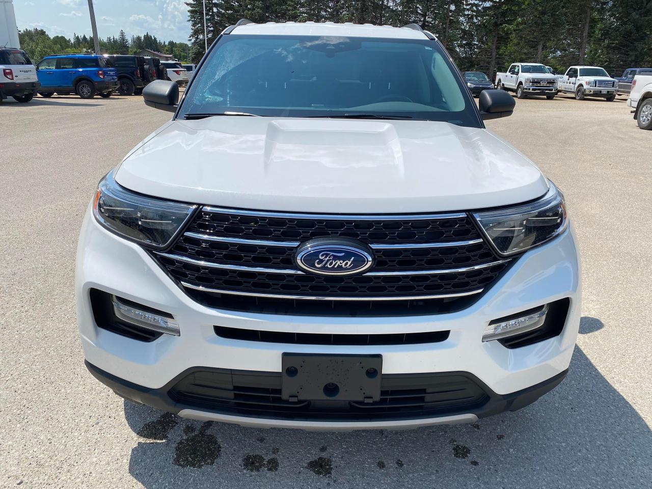 2022 Ford Explorer XLT Photo1