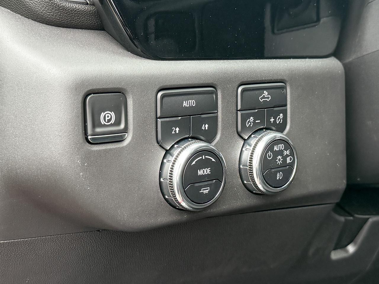 2025 GMC Sierra 1500 Elevation 2.7L 4 CYL WITH REMOTE START/ENTRY, HEATED SEATS, HEATED STEERING WHEEL, CRUISE CONTROL, HD REAR VISION CAMERA Photo