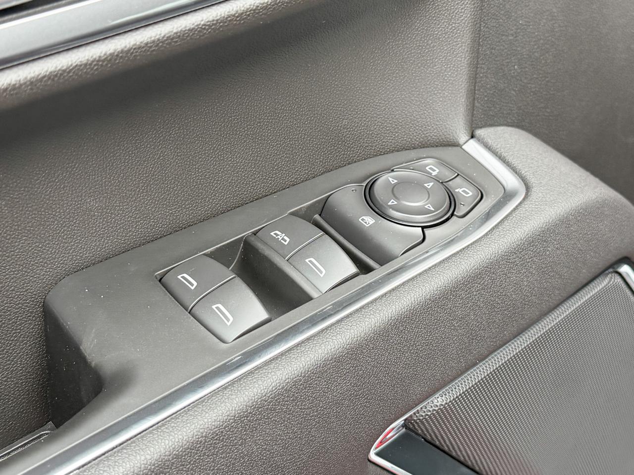 2025 GMC Sierra 1500 Elevation 2.7L 4 CYL WITH REMOTE START/ENTRY, HEATED SEATS, HEATED STEERING WHEEL, CRUISE CONTROL, HD REAR VISION CAMERA Photo