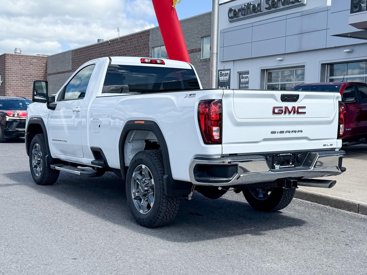 2025 GMC Sierra 3500 HD SLE 6.6L V8 WITH REMOTE START/ENTRY, HEATED SEATS, HEATED STEERING WHEEL, CRUISE CONTROL, HD REAR VISION CAMERA, APPLE CARPLAY AND ANDROID AUTO Photo