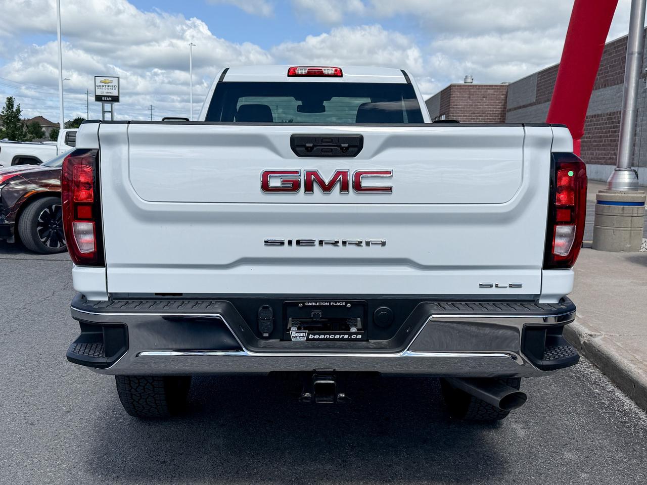2025 GMC Sierra 3500 HD SLE 6.6L V8 WITH REMOTE START/ENTRY, HEATED SEATS, HEATED STEERING WHEEL, CRUISE CONTROL, HD REAR VISION CAMERA, APPLE CARPLAY AND ANDROID AUTO Photo