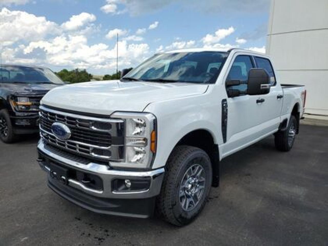 New 2025 Ford F-350 XLT for sale in Moose Jaw, SK