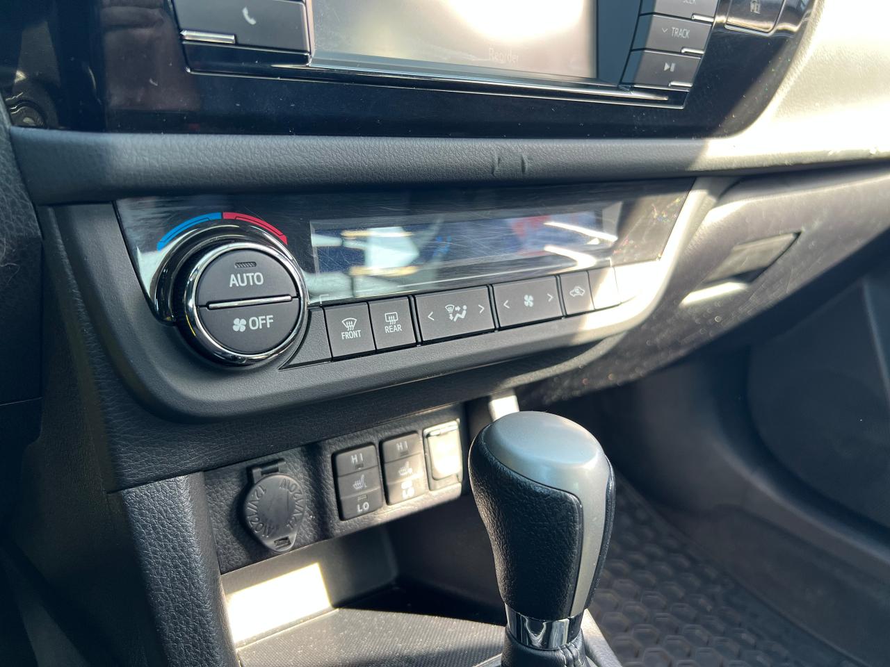 2016 Toyota Corolla S - Photo #15