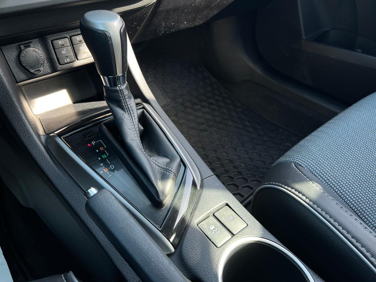 2016 Toyota Corolla S - Photo #16