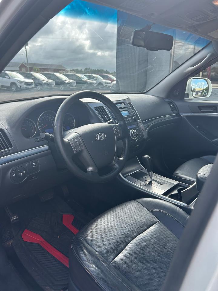 2012 Hyundai Veracruz GLS - Photo #7