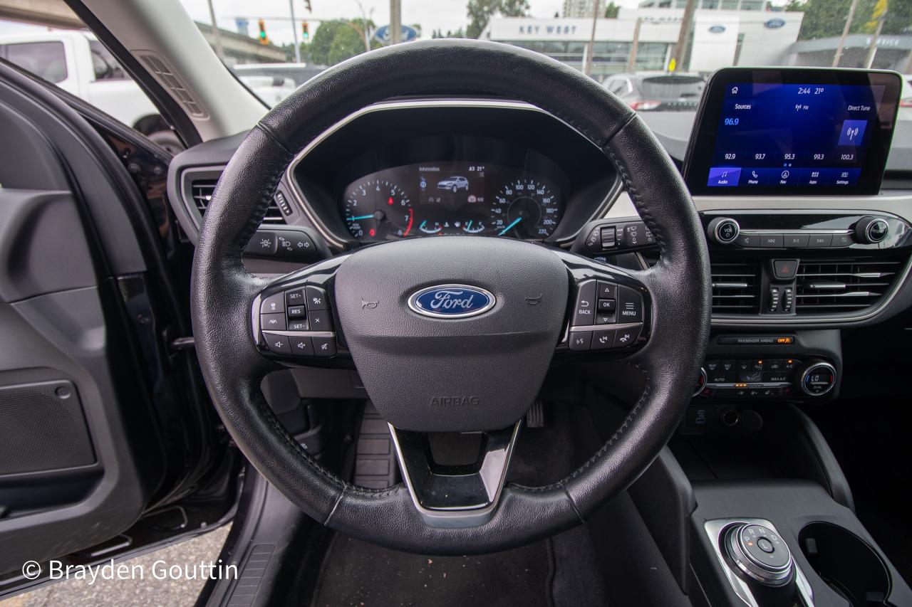 2021 Ford Escape SEL 4WD Photo5
