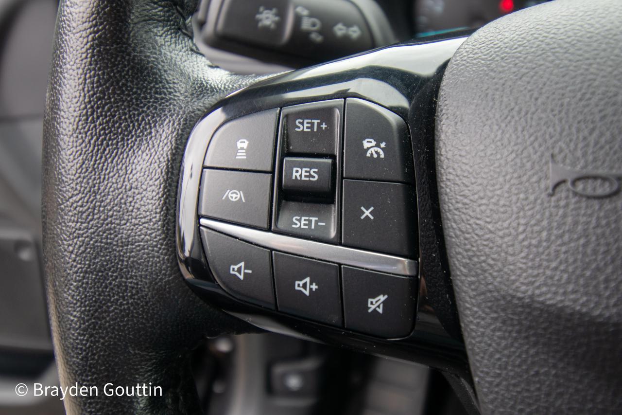 2021 Ford Escape SEL 4WD Photo5