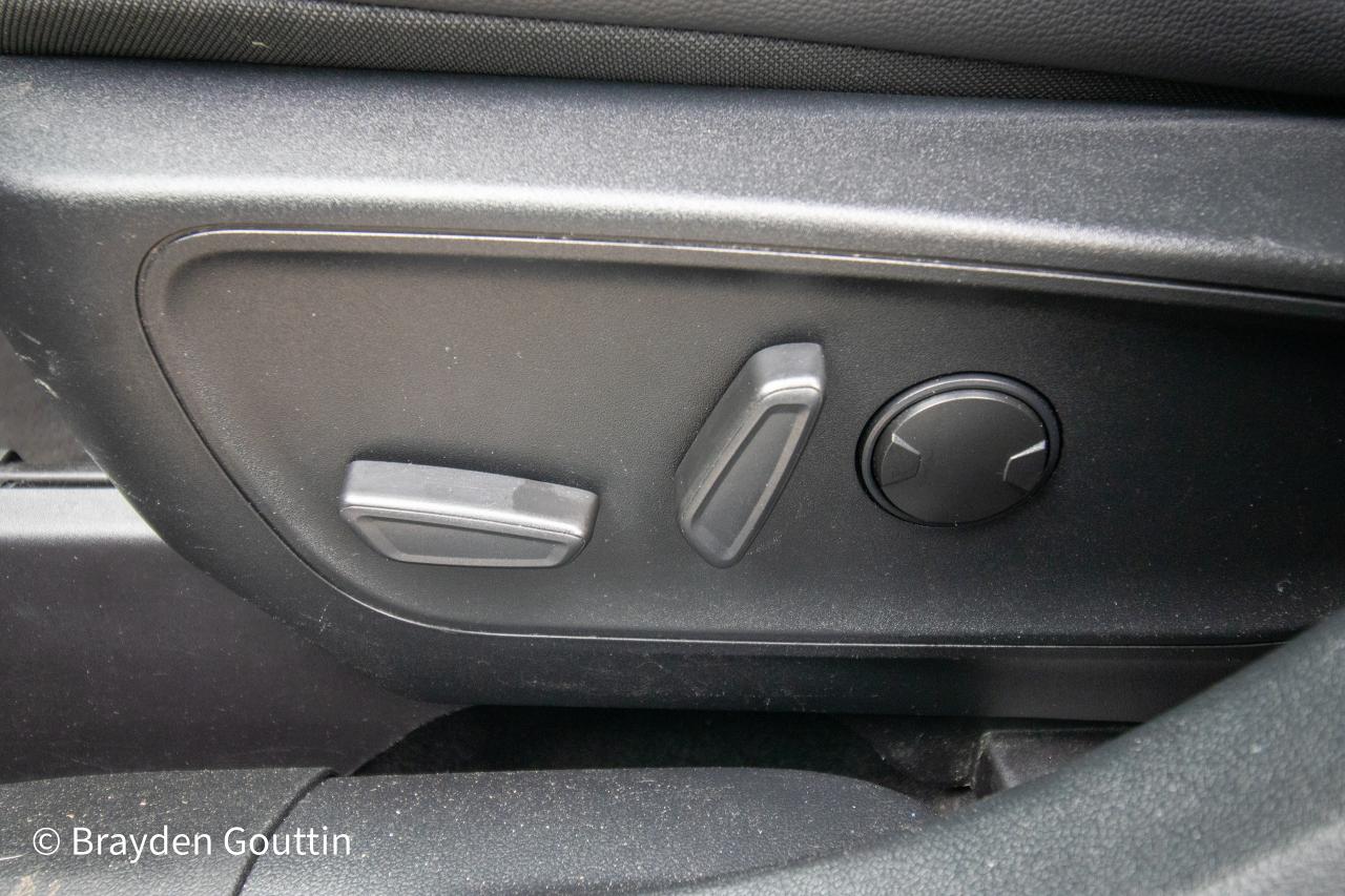 2021 Ford Escape SEL 4WD Photo5