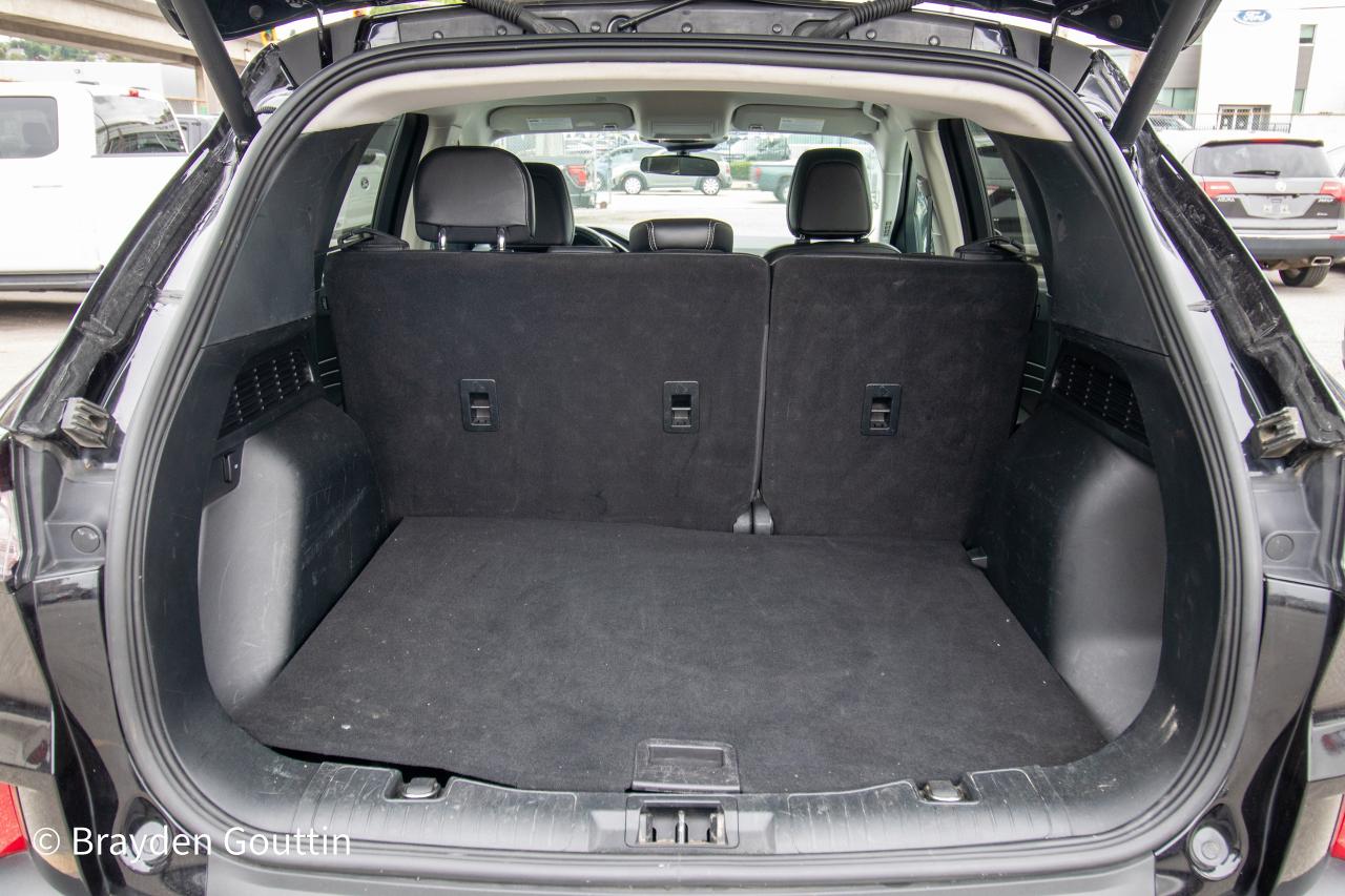 2021 Ford Escape SEL 4WD Photo5