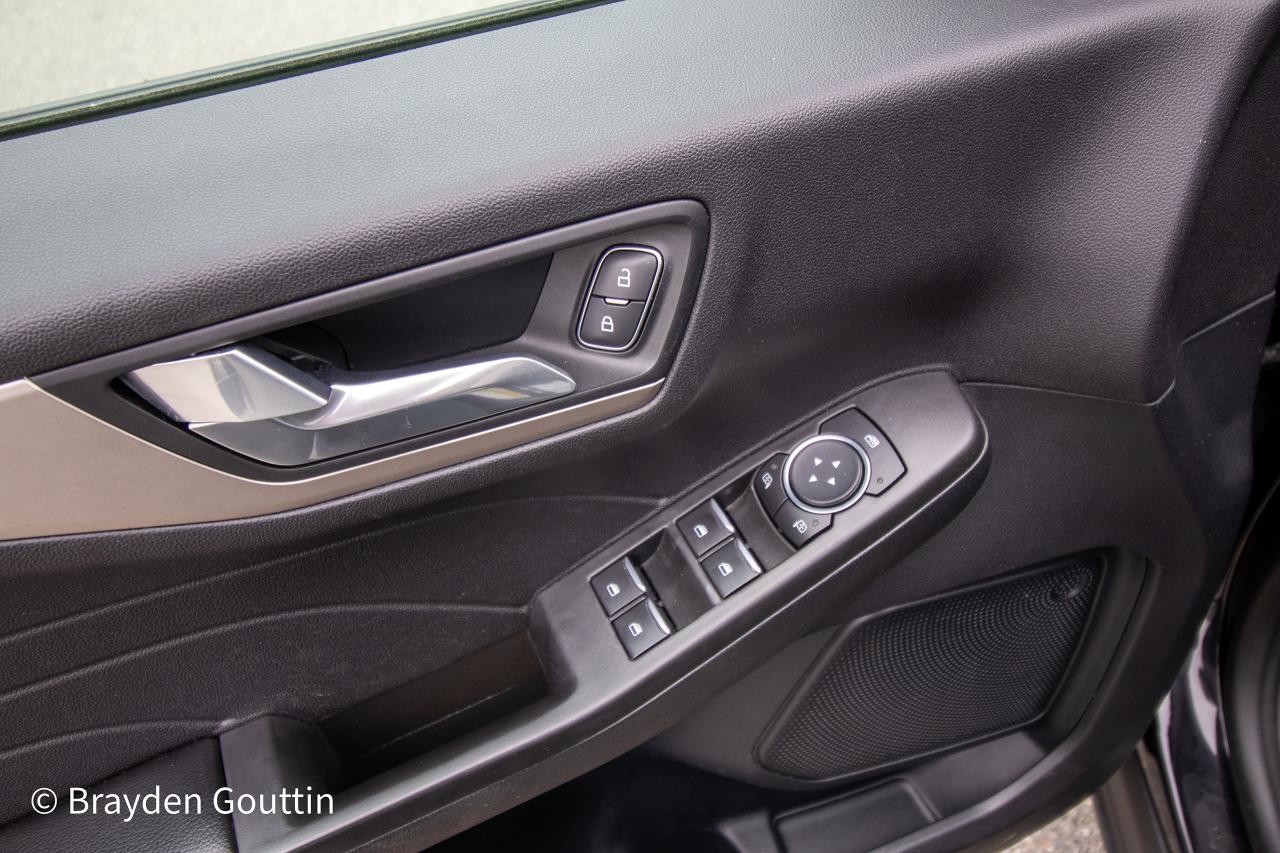 2021 Ford Escape SEL 4WD Photo5